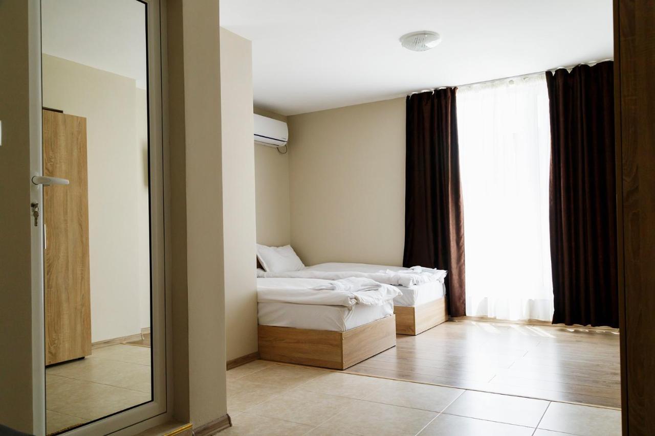 Family Hotel - City Hotel Ямбол Экстерьер фото
